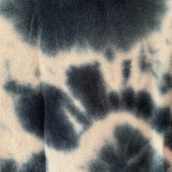 LA Hearts Crop Top - Picture 3 of 6